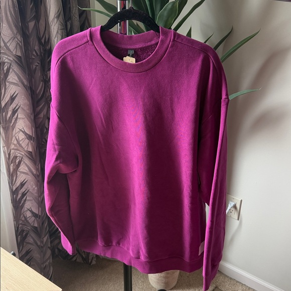 Vuori Restore Oversized Crew Sweatshirt Magenta Size Large - Picture 8 of 9